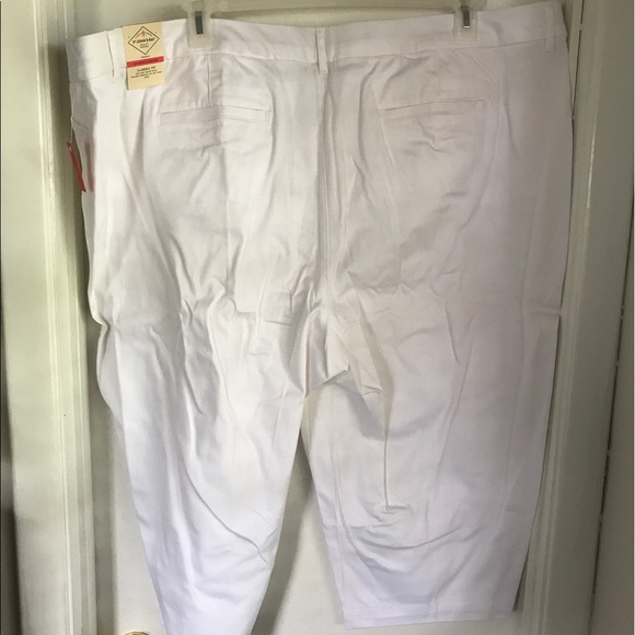 NWT White Capri pants - Picture 2 of 2